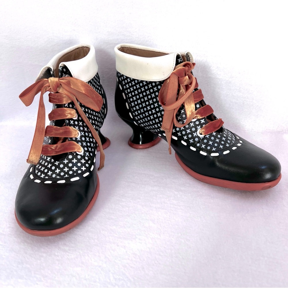 John Fluevog Enneagram Investigator Booties 8.5 Excellent Condition